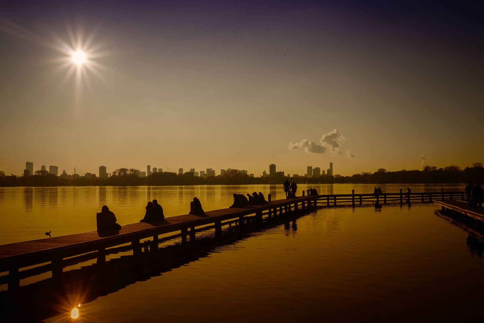 Relaxen Aan De Kralingse Plas In Rotterdam - Fotobehang